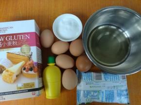 先做蛋糕坯，准备材料。