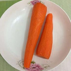 胡萝卜洗净去皮