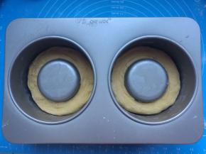 放进堡尔美克杯模具内。