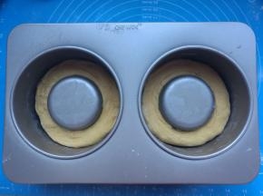 放进堡尔美克杯模具内。