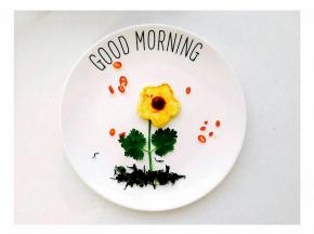 用香菜做点缀，下面黑色是长寿菜。