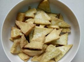 煎至两面金黄捞出