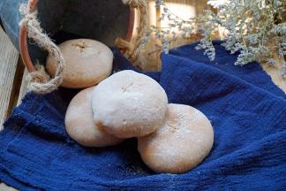 出炉后放网架上放凉冷却