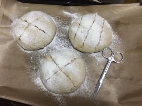 用美工刀划纹路，我没有就用剪刀剪