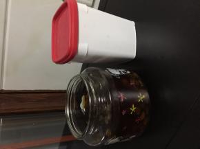 葡萄洗净后放入无油无盐容器中加入500ml纯净水