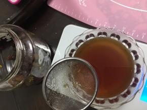 室温静置5天，中间搅拌，然后滤出150ml葡萄液