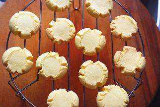 出炉后，转移到冷却架上凉透即可