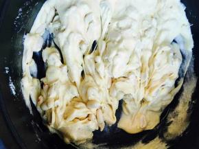 用力搅拌，加花生。