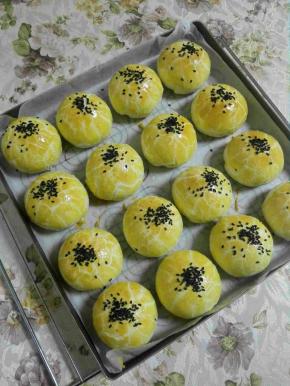 15、烤箱185度预热，烤35分钟出炉。