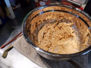 混合拌匀的状态如图。这里我加了一点食用色粉上色