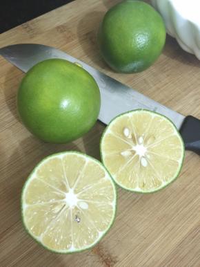 新鲜柠檬汁和200克的水