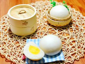  如果喜欢特别小特别袖珍的奶皇小馒头，可以把配方分成15个来做！