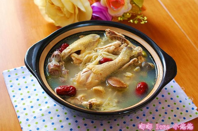 红枣母鸡汤