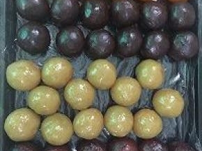 9. 搓好的馅料备用中
