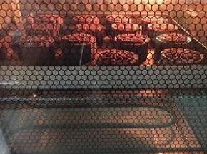 12. 送进烤箱中层上下温度170度20分钟