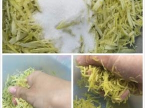4. 把切好的柚子皮丝用盐把柚子的涩水逼出来，用盐搓洗掉涩水，反复搓洗两三次