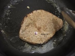 6. 这是翻面过来的颜色，煎至如图的颜色