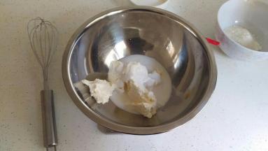 把椰浆+牛奶+奶酪倒在一起