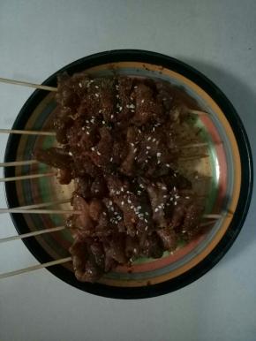 最后撒上芝麻少许