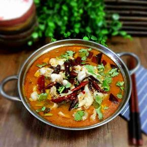 撒上香菜，即可，趁热开吃，香辣，嫩滑，特别爽...