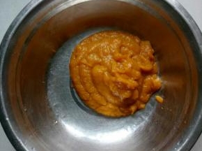 打成细腻的南瓜泥150克，稍稍放凉