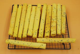 依次做好全部，放凉晒网上冷却