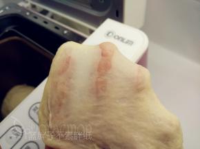 启动两个揉面程序，揉至扩展阶段，这时候面团已经非常光滑，可以撑出较薄的膜。