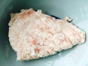 切成肉泥。