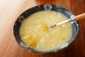 如果觉得不够甜可以再加一些白糖调味.我觉得够甜了,就没加