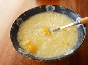 如果觉得不够甜可以再加一些白糖调味.我觉得够甜了,就没加