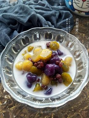 三色芋圆颜色艳丽口感丰富，不加西米也是一样美味！