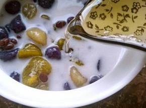 加入适量蜂蜜