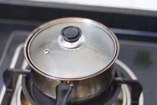 4.再焖15分钟 完全让西米熟透