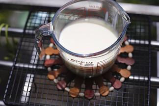 一旁晾凉至室温