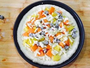 铺上所有的水果铺上剩下的三分之一