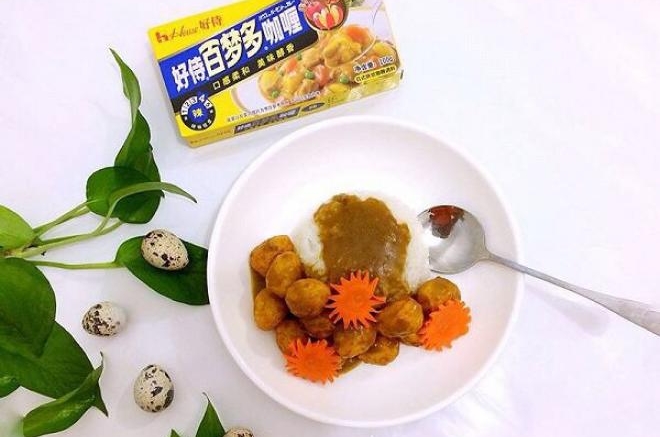 咖喱鹌鹑蛋饭