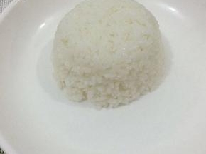 倒入盘中