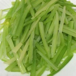 焯好后捞出沥干水分