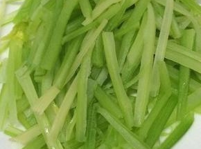 焯好后捞出沥干水分