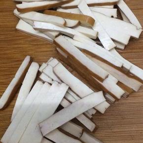 香干切成同样的小条