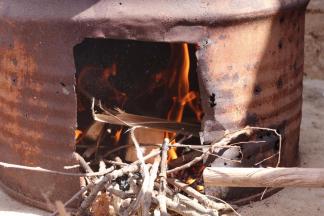 20.盖盖子烧火 煮1个小时后闷3-4个小时后更糯更味美