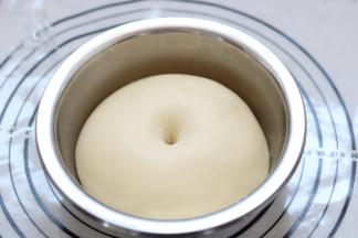 4.发酵好的面团不回缩不塌陷，是原来的2-2.5倍大小