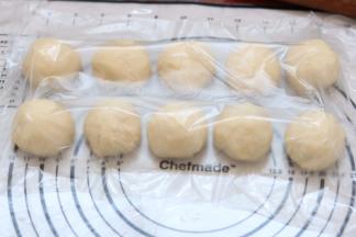 6.滚圆 静置10分钟