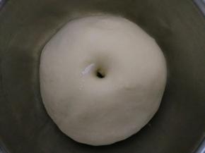 6.发酵好的面团是原来的2-2.5倍大，不回缩不塌陷即可