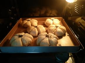 14.烤箱170度20分钟出炉放凉即可