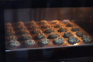 8.放入提前预热好的烤箱180度15-20分钟左右