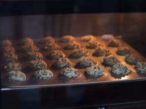 8.放入提前预热好的烤箱180度15-20分钟左右