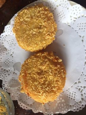 炸好捞起滤去油份