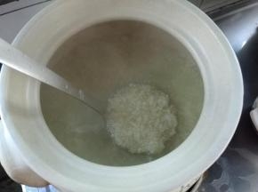 25分钟后粥已经浓稠。