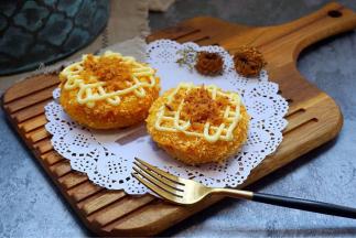 撒上自制的肉松